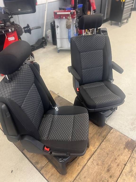 VW Altri accessori per camping: VW Drehsitze T5/T6/T6.1 – Usato da Zollikofen venduto da Mufu2