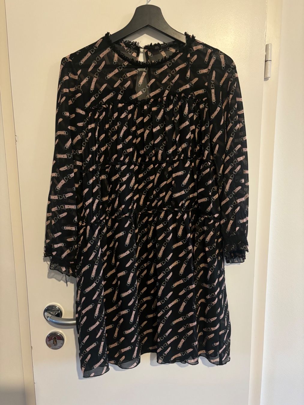Zara Vestiti: Beautiful dress size 38 – Nuovo (secondo la descrizione) da Genève venduto da Bella_909
