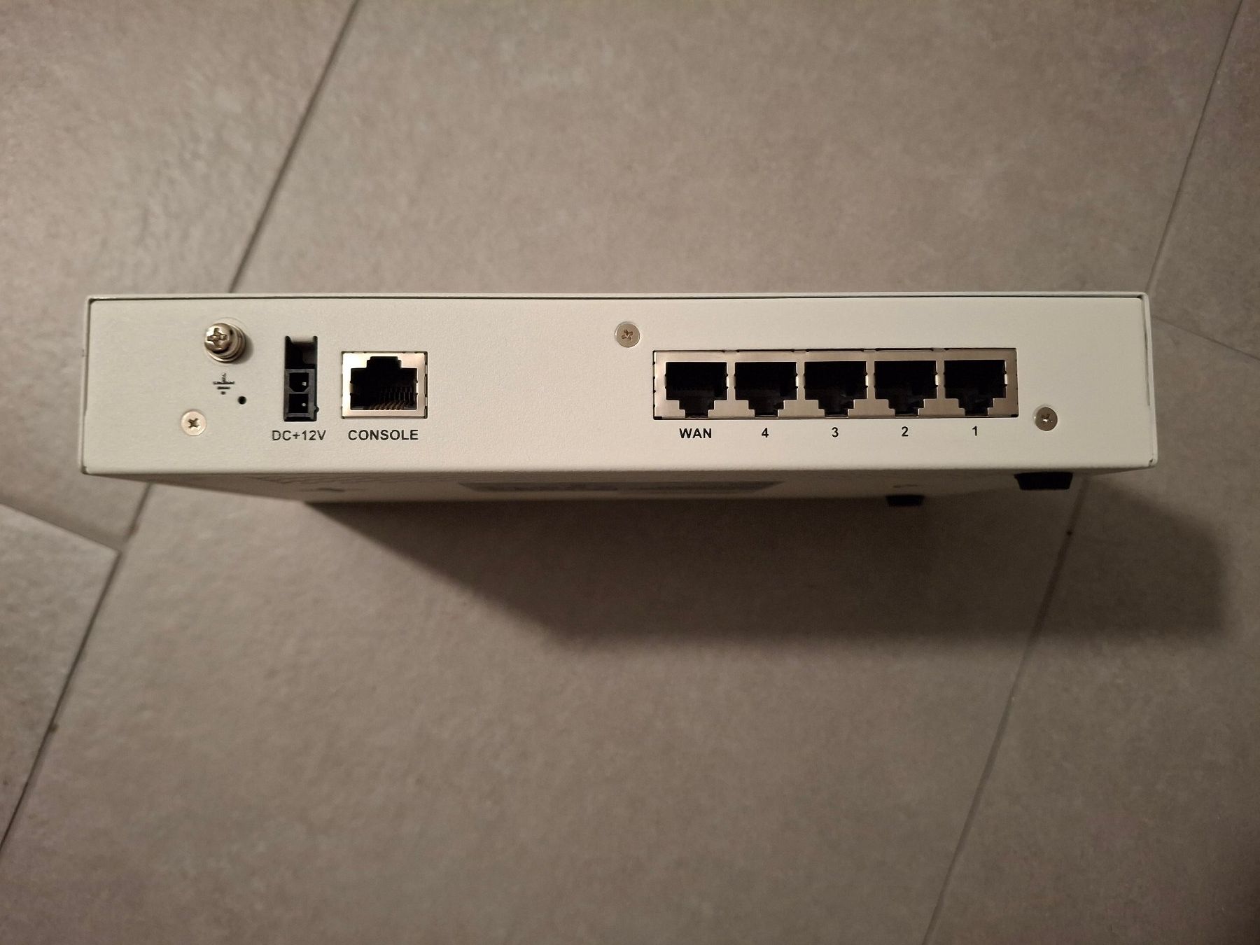 Fortinet Firewall: Fortinet FortiGate 30E Firewall – Usato da Bettlach venduto da chichox3 2