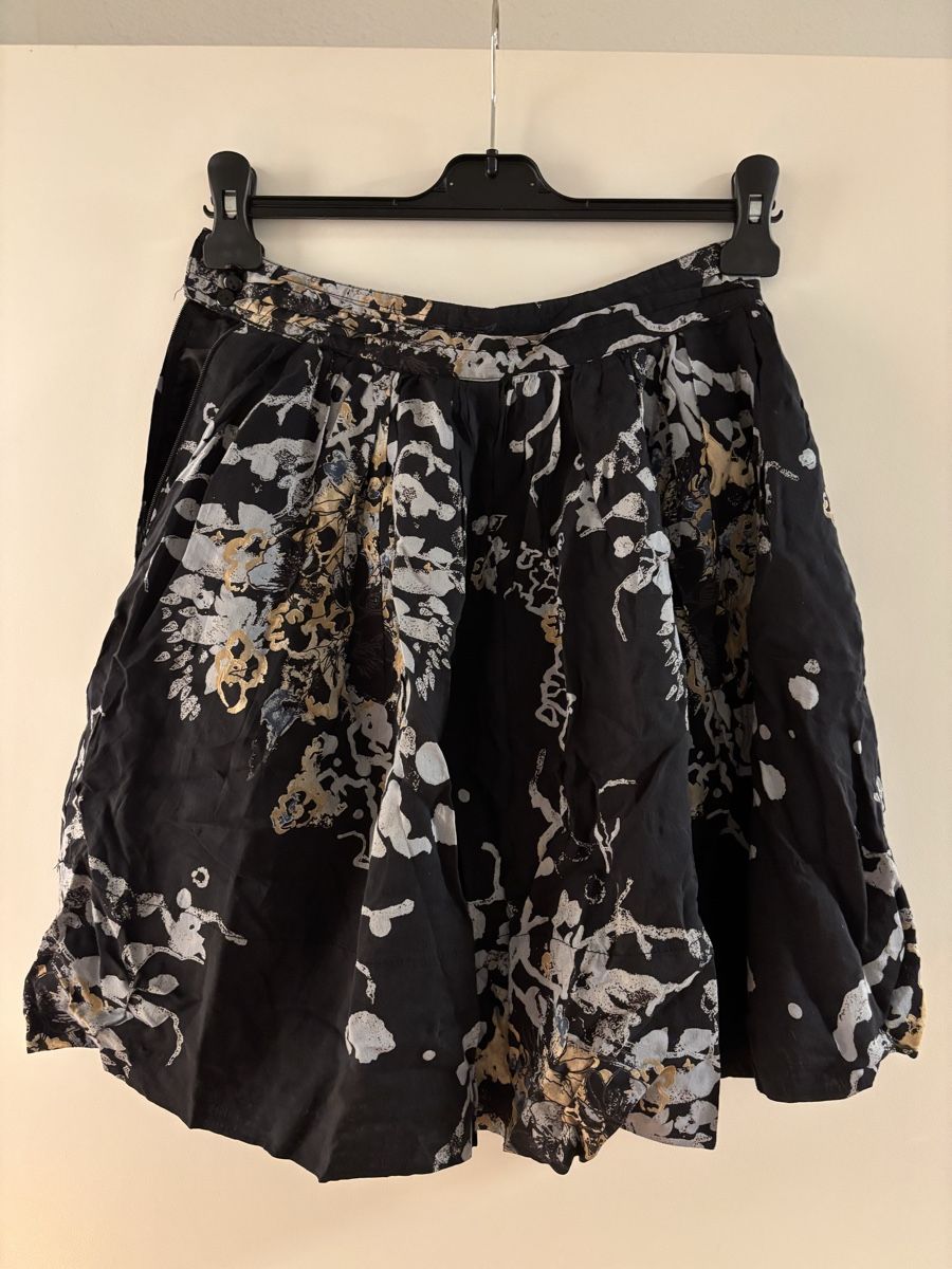 H&M Gonne: Rock mit floralem Muster – Usato da Luzern venduto da aloevira