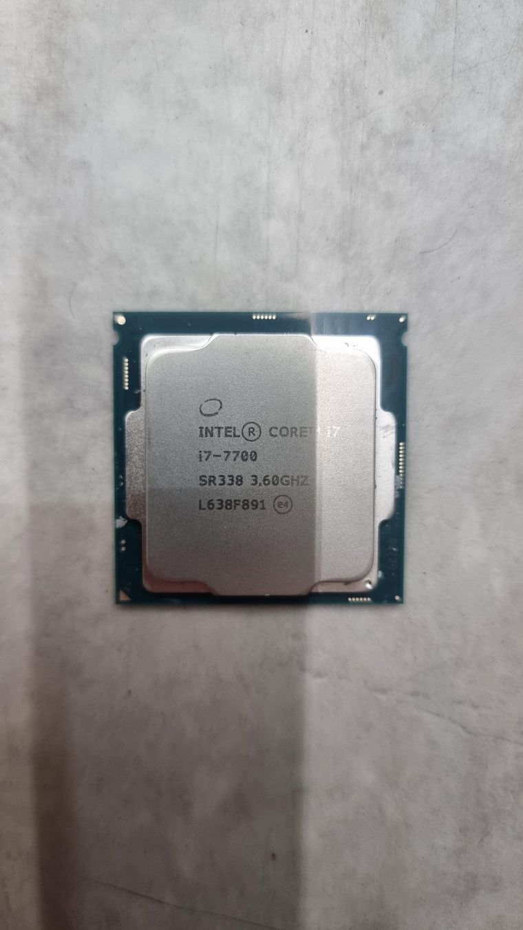 Intel Componenti elettronici: Intel Core i7-7700 – Usato da Savièse venduto da gtgl