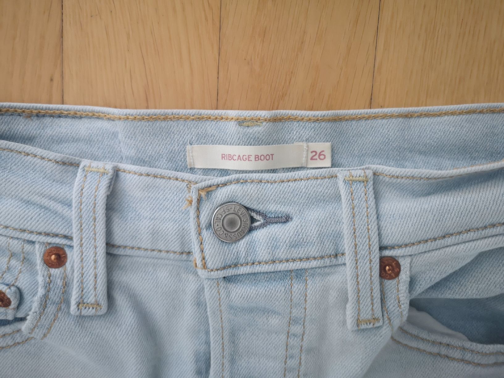 Levi's Jeans: Levi's Ribcage Boot W26 L34 – Usato da Niederbipp venduto da kevintifu20 2