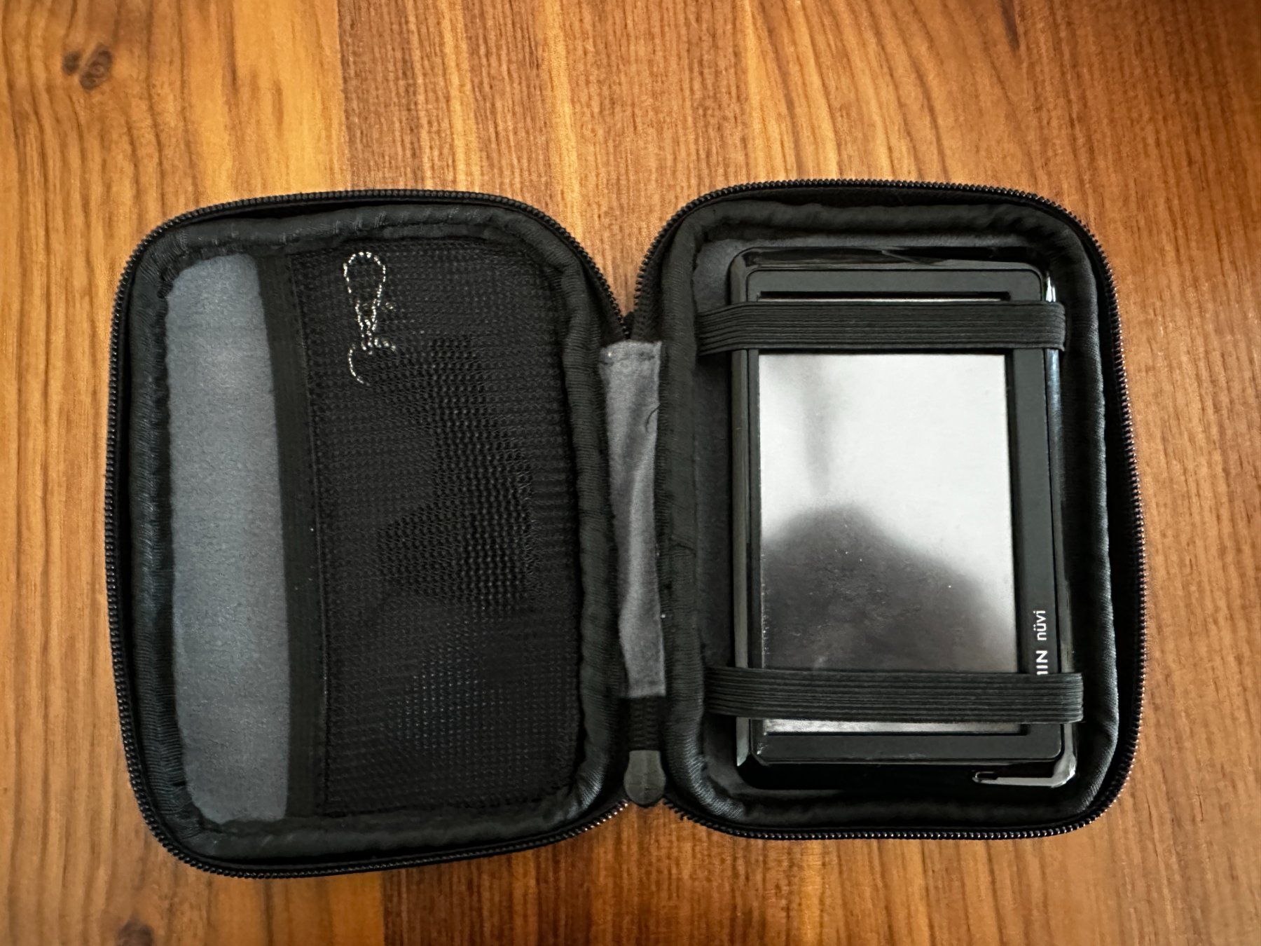 Garmin Navigatori: Garmin nüvi Navigationsgerät – Usato da Schlieren venduto da LaPetite27 3