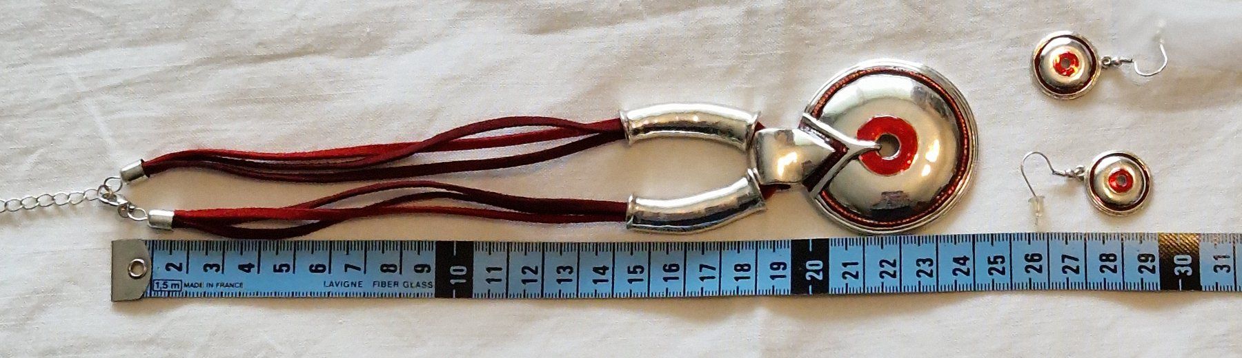 Catenine: Set: Ohrhänger & Kette Textilbänder rot- und silberfarben – Usato da Zürich venduto da silver-team 6