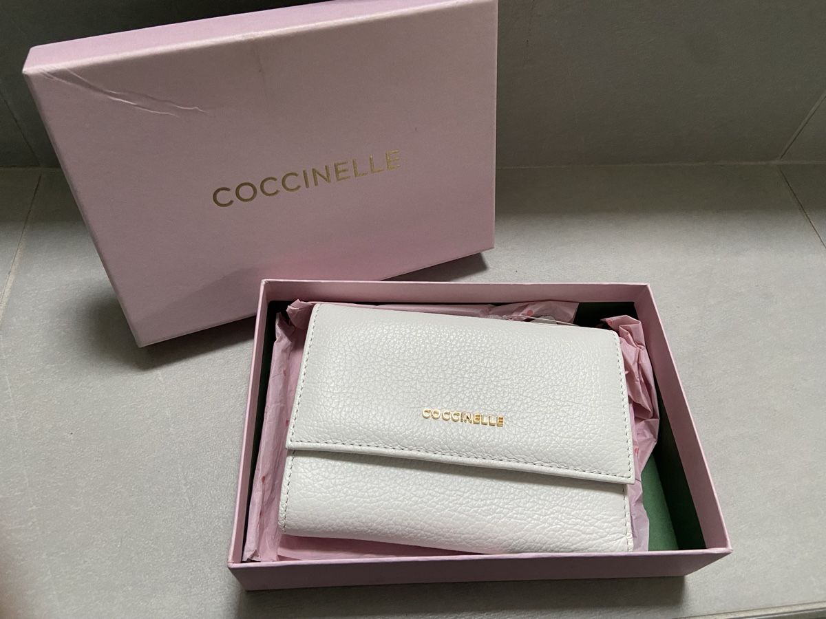 Coccinelle Portemonnaie: Portemonnaie Coccinelle – Neu und originalverpackt aus Büsserach von vimeco.43