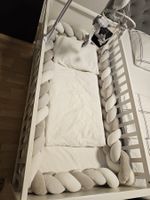 Babybett mit Nestchen in Grau und Weiss
