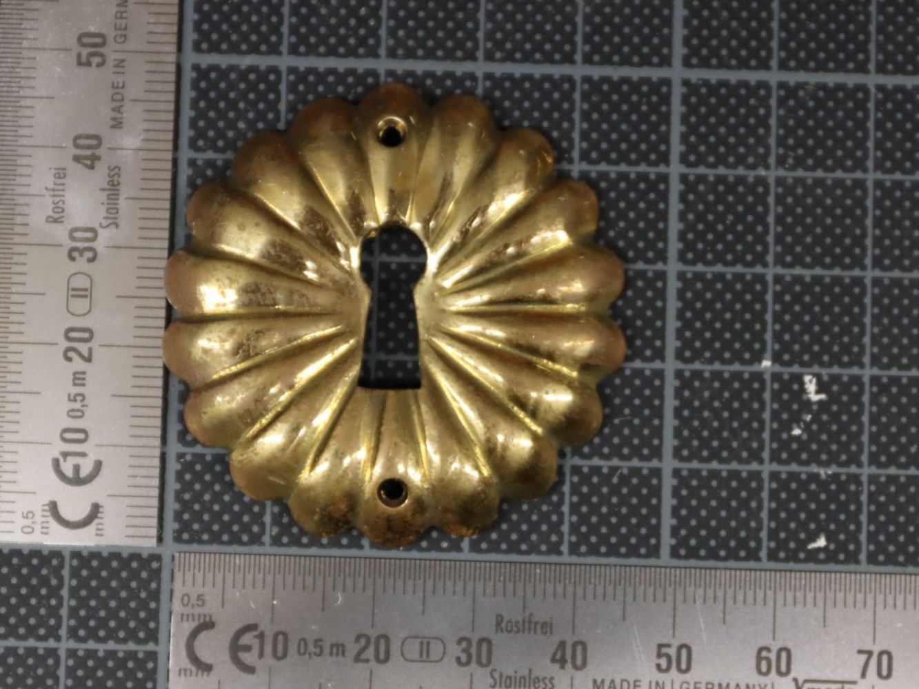 Ferramenta: Schlüsselschild / Rosette – Usato da Emmetten venduto da Super008 3
