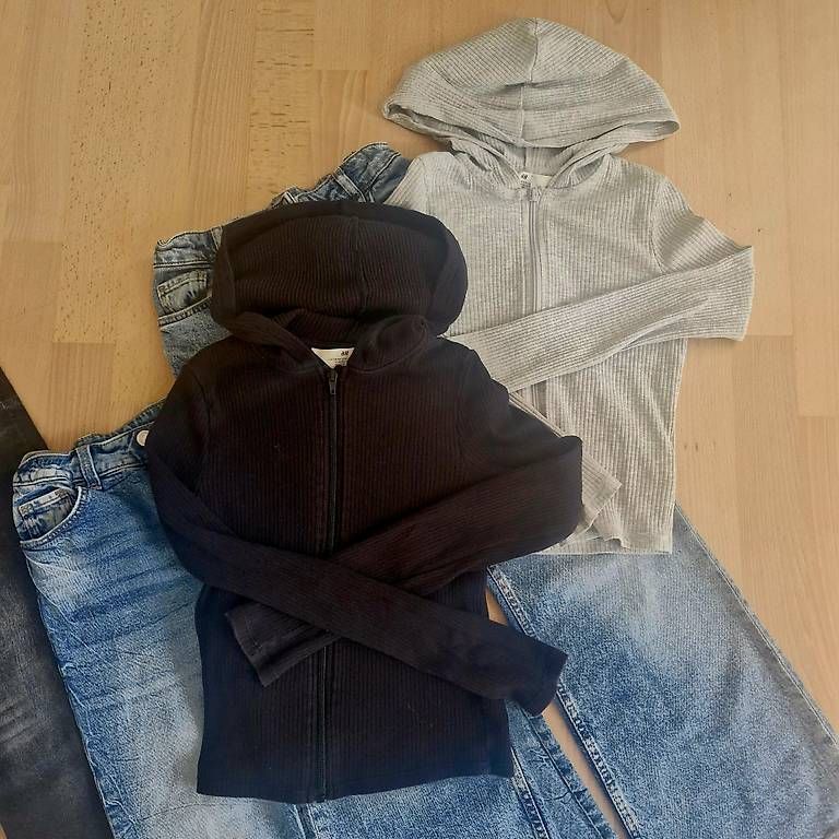 H&M Kleiderpakete & -sets: Mädchen Kleider Set 146 – Gebraucht aus Schaffhausen von Jakarila 1
