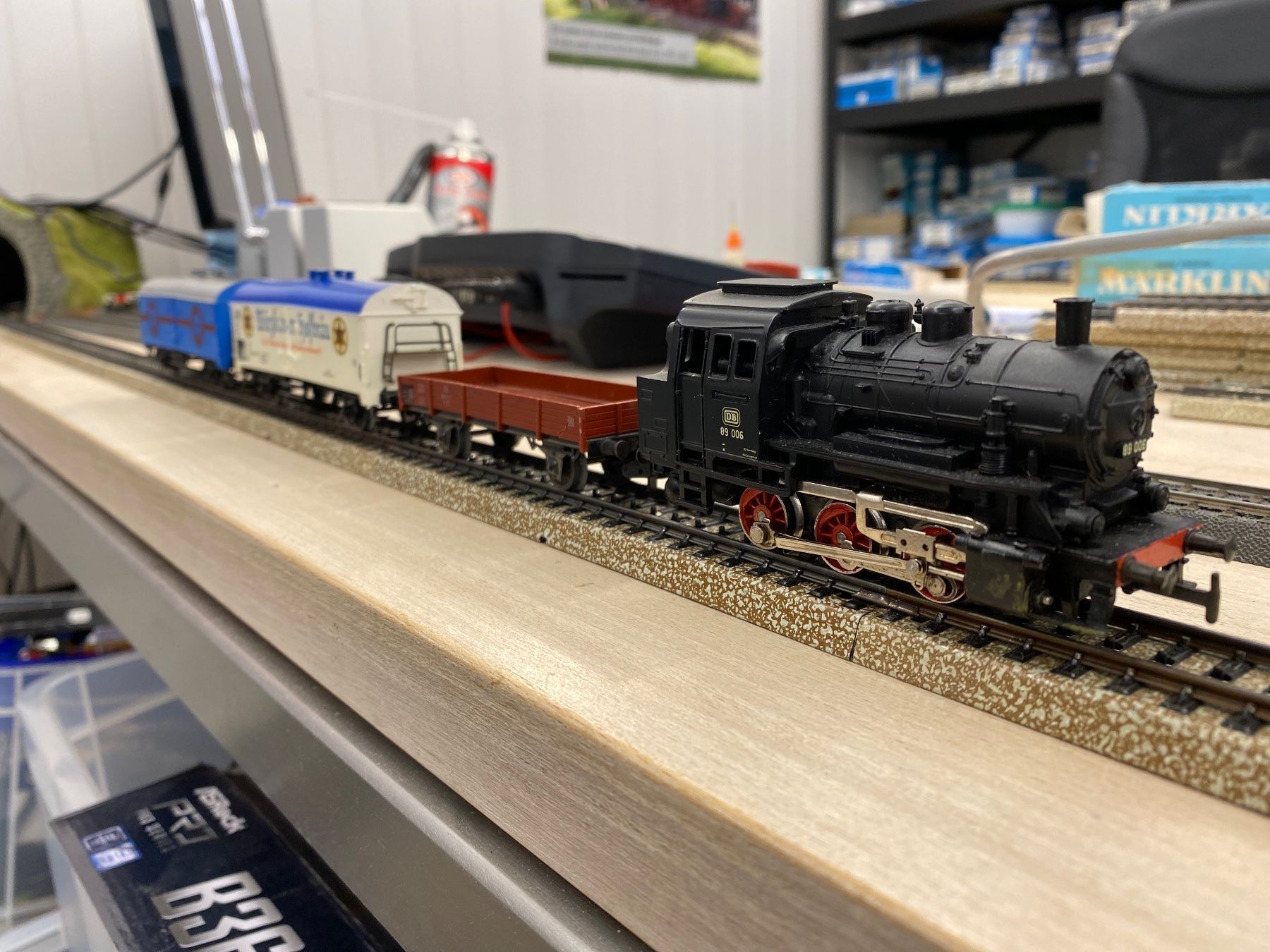 Märklin Modelleisenbahnen: Märklin 3000 BR89 DB Güterzug – Gebraucht aus Lupsingen von New-Haven