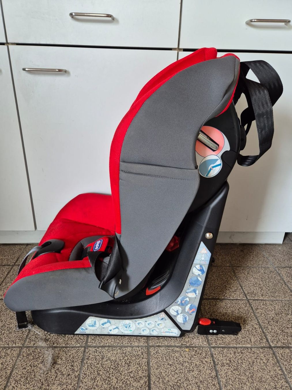Chicco Auto-Kindersitze: Kindersitz 9-18kg mit isofix – Gebraucht aus Ebnet von korsi 1