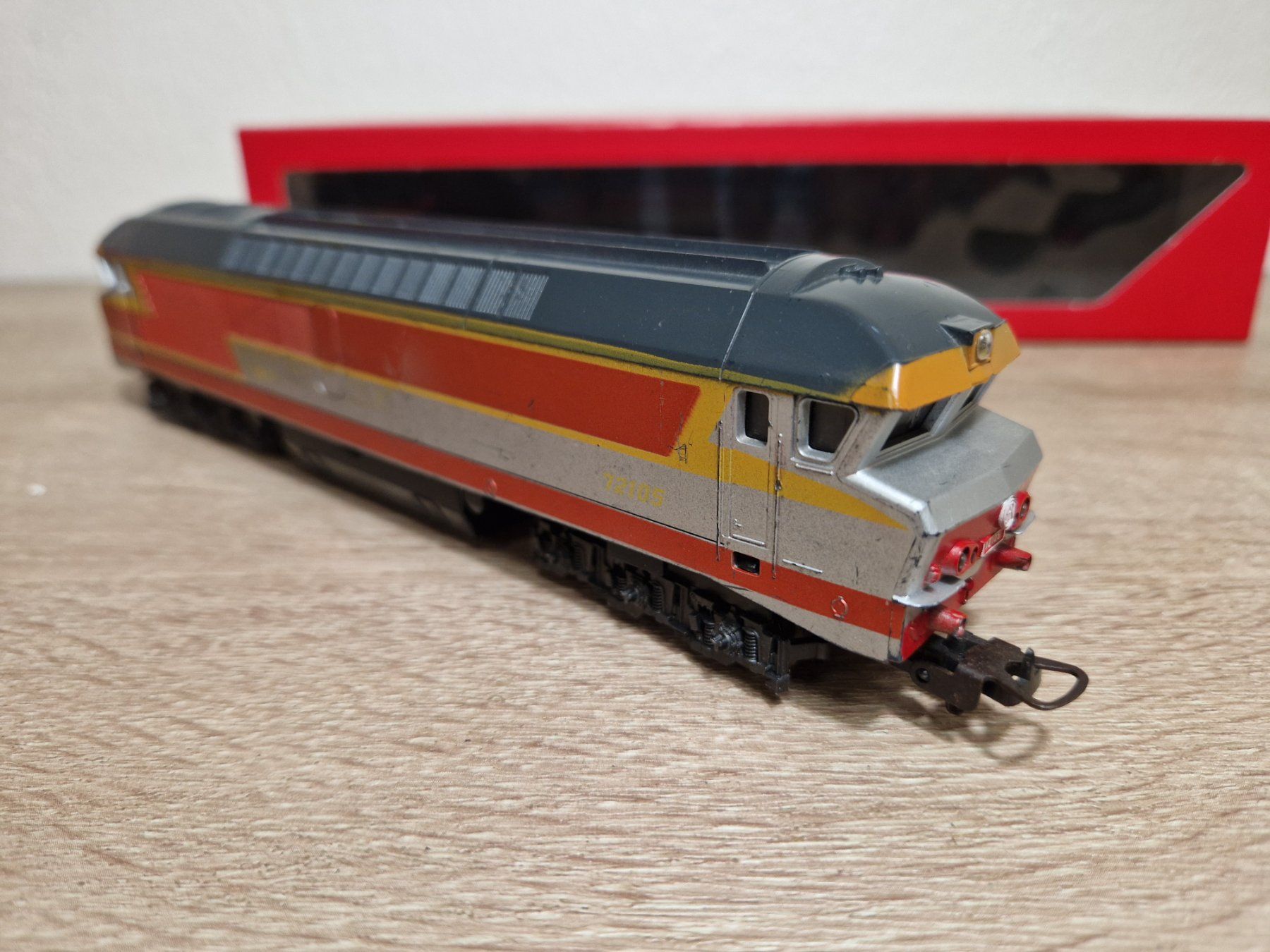 Lima Modellini di ferrovie: Lima Diesellok 72105 SNCF H0 – Usato da St-Aubin-Sauges venduto da tantome 3