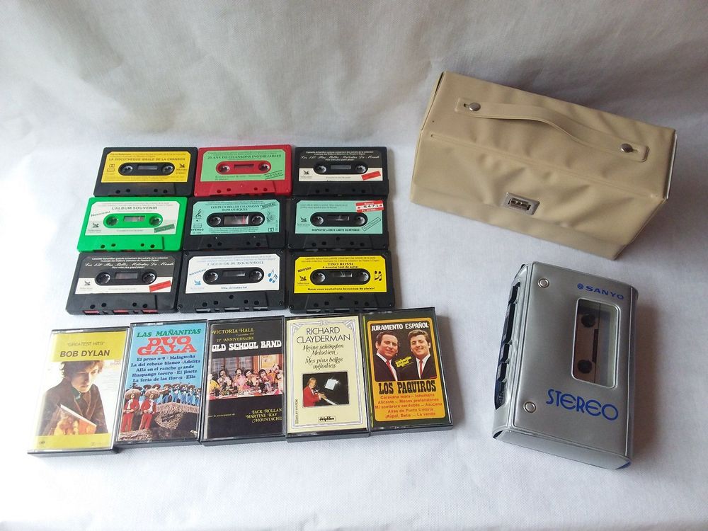 Sanyo stereo cassette player M4430 + 14 cassettes Kaufen auf Ricardo