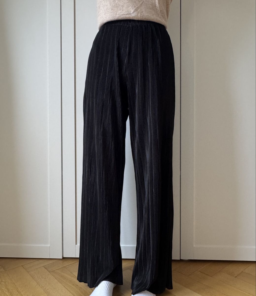 Zara Hosen: Schwarze Stoffhose – Gebraucht aus Zürich von m_secondhand