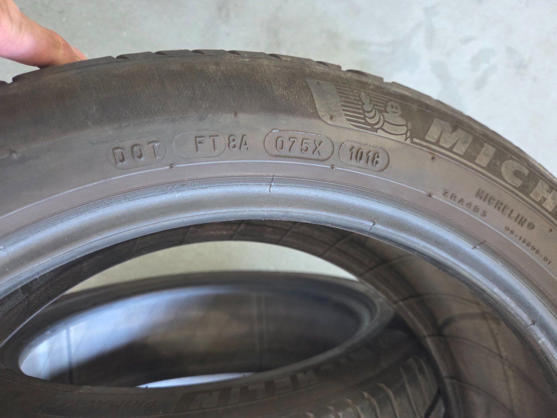 Pneus & Kompletträder: 225/45R17  Mischung – Gebraucht aus Fischbach-Göslikon von Emanuel.Bardhi 3
