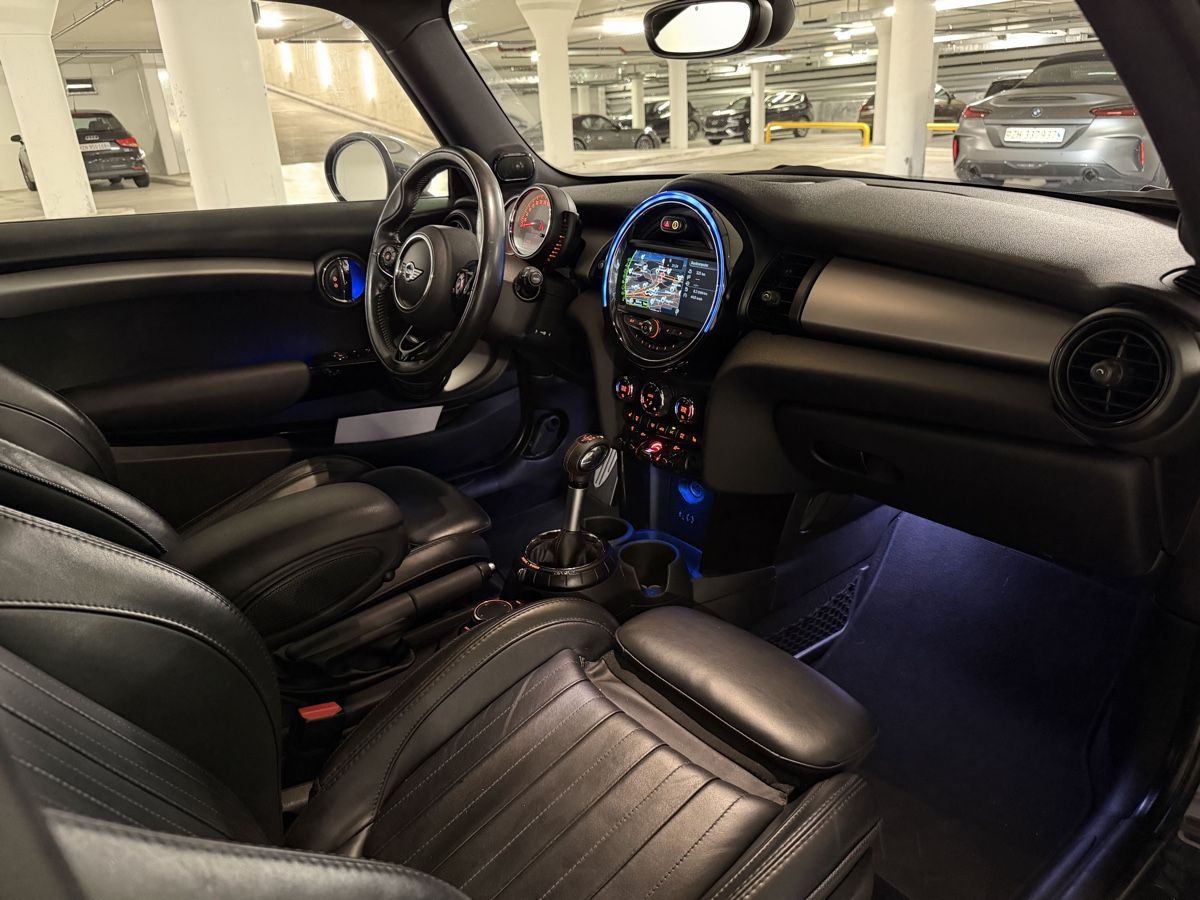 Mini Automobili: Mini Cooper JCW - 231Ps – Usato da Zürich venduto da YarosBaros 8