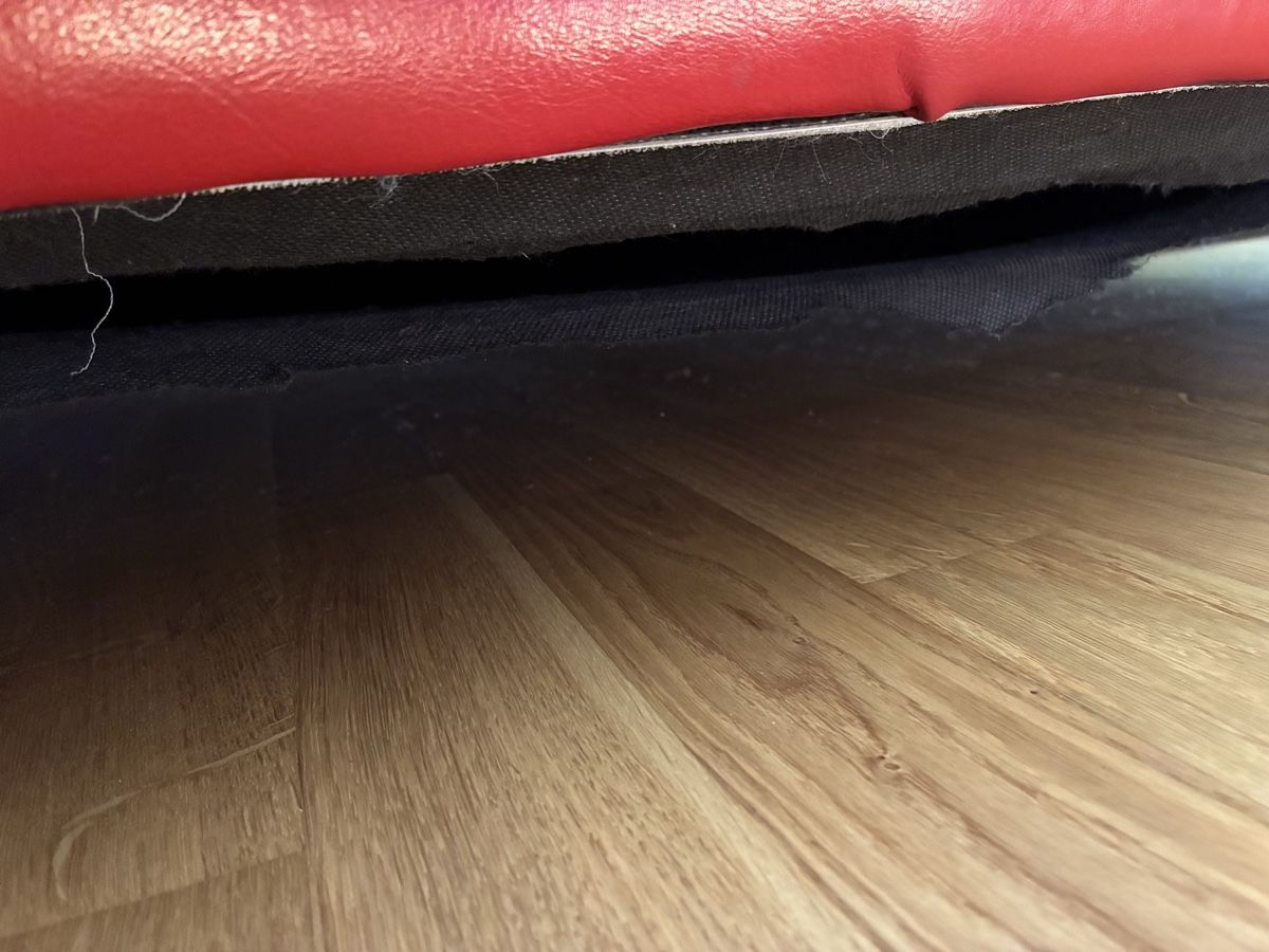 Divani: Rotes Kunstledersofa – Usato da Langnau i. E. venduto da Noatheastronaut 2
