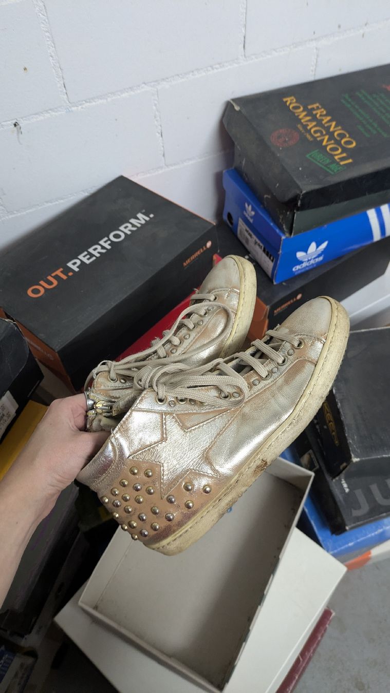 Scarpe da uomo: Schuhe gold glänzend – Usato da Morgarten venduto da rra_jvw7