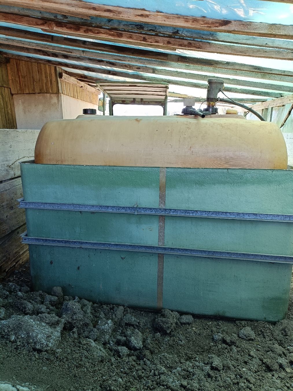 Heizung: Öeltank 2000Liter mit Ölpumpe  – Gebraucht aus Dällikon von sts_99cn 2