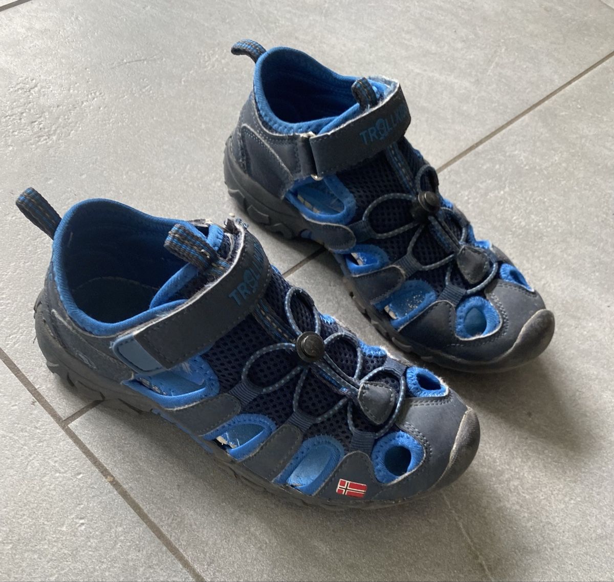 Scarpe da uomo: Trekkingsandalen Trollkids, Gr.34, top – Usato da Schöfflisdorf venduto da ast_jfj7 2