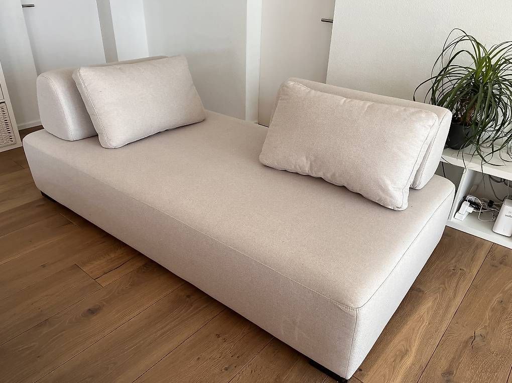 Livique Sofas: Bettsofa nur 1 jahr alt – Gebraucht aus Steffisburg von car_qwr6 1