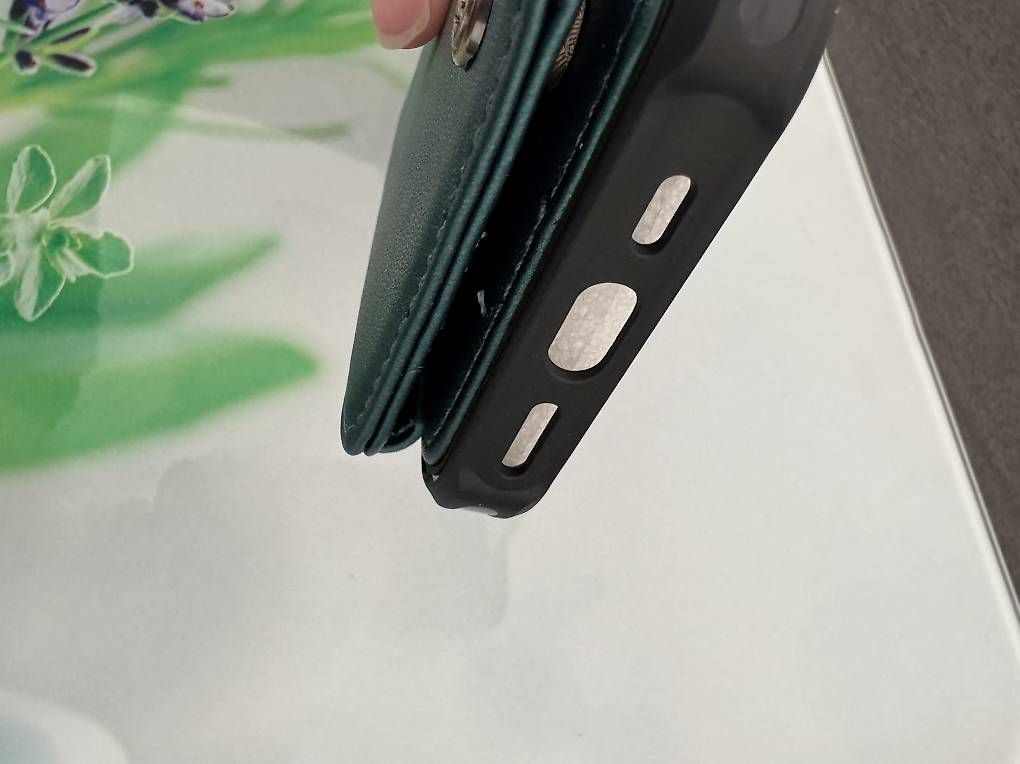 Coques & Protection écran: Natellhülle mit Kartencase Iphone 15 pro NEU – D'occasion à Kaltbach par samurai55 3