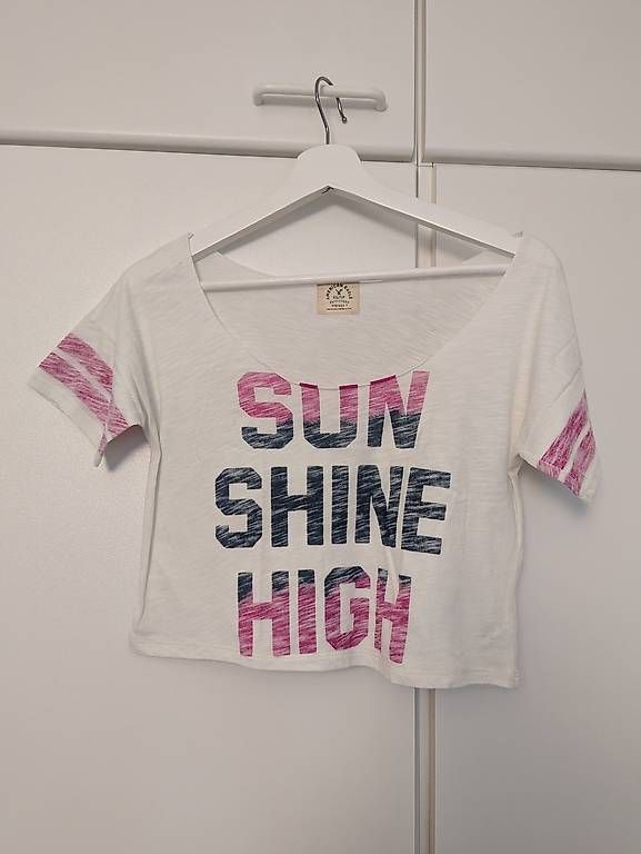 Tops: Crop Top American Eagle – D'occasion à Herzogenbuchsee par Obivius