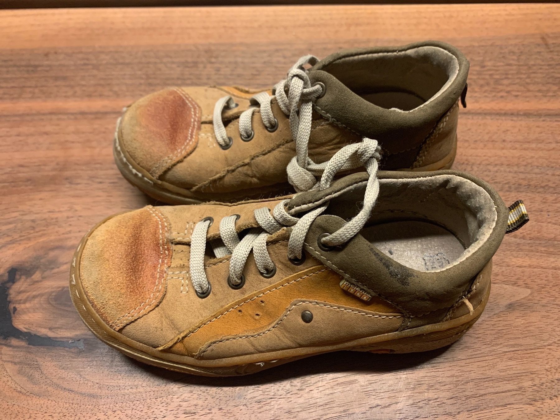 Scarpe per ragazzi: Melania Halbschue aus Leder Gr 27 – Usato da Kallnach venduto da Thetrader 1