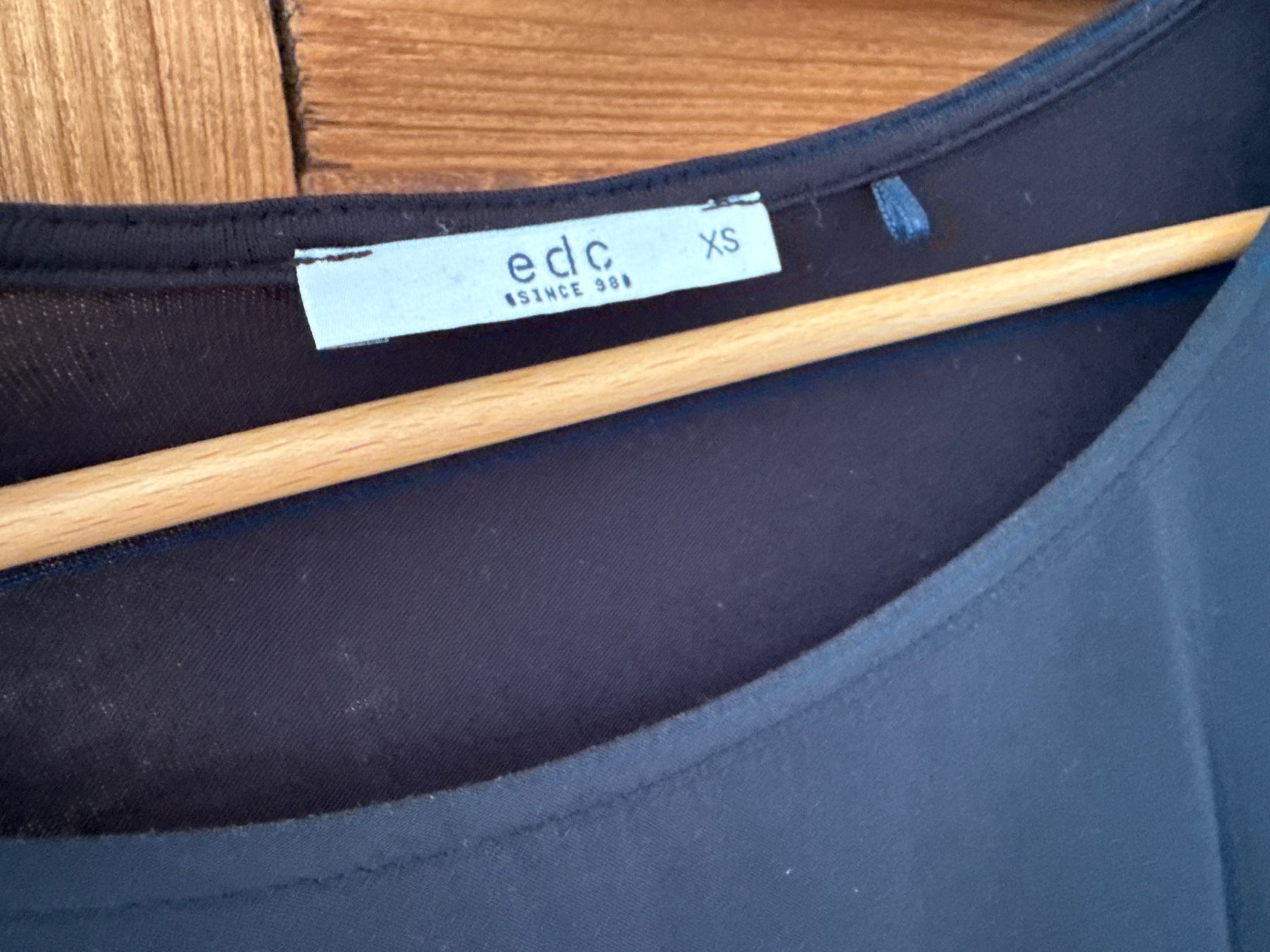 Esprit Blusen: 2x Bluse edc schwarz/weiss Gr. XS – Gebraucht aus Winterthur von britsi 1