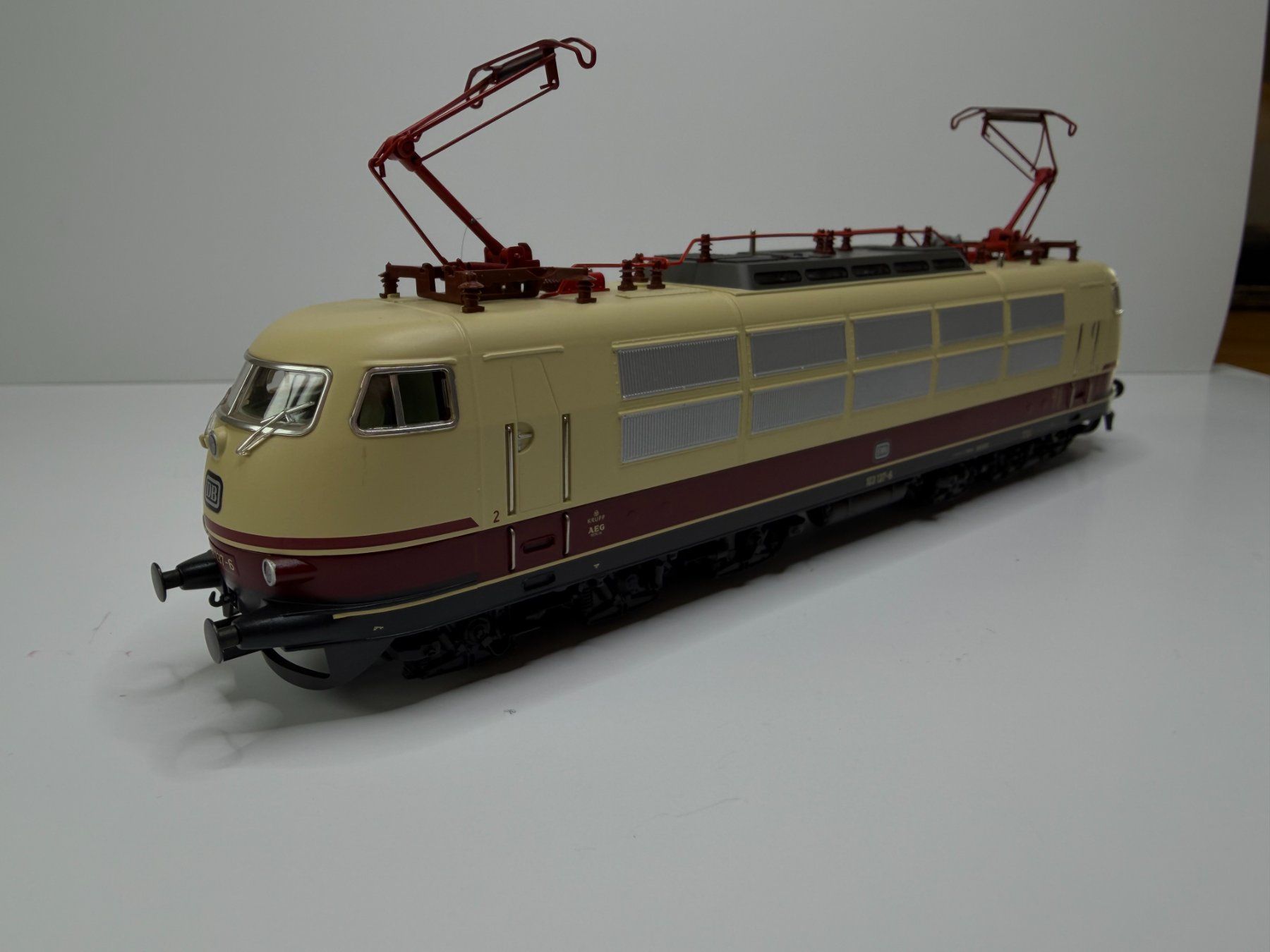 Märklin Modellini di ferrovie: Märklin 39579 BR 103 TEE – Usato da Aeschi SO venduto da Leuger 1