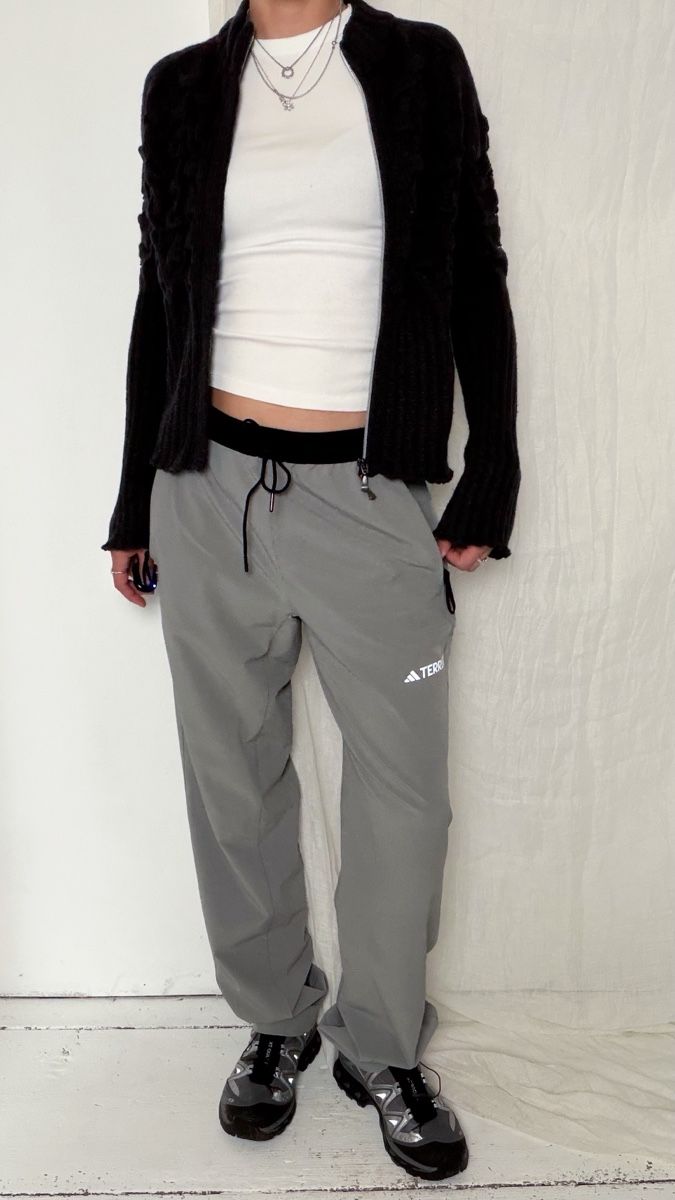Adidas Hosen: Adidas Terrex Hose grau Grösse M – Gebraucht aus Knonau von Grapesvintage 1