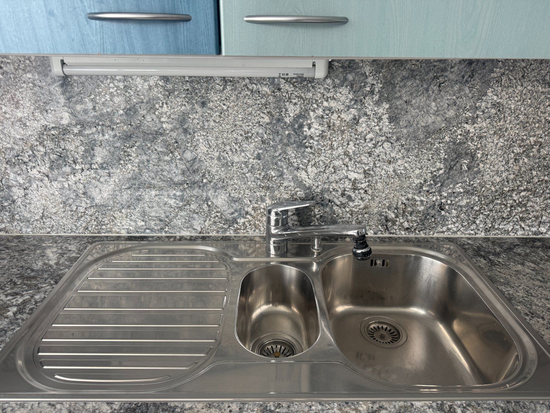 Komplettküchen: L-Küche mit Granit-Arbeitsplatte – Gebraucht aus Ruswil von smai_17 2