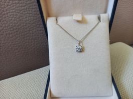 Sehr schöner Brillanten-Anhänger mit kette