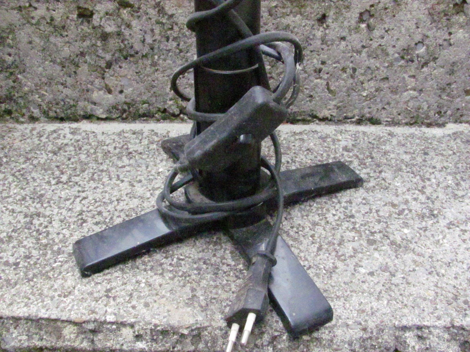 Lampade: Gelbe Stehlampe – Usato da Uznach venduto da Bimbolino 1