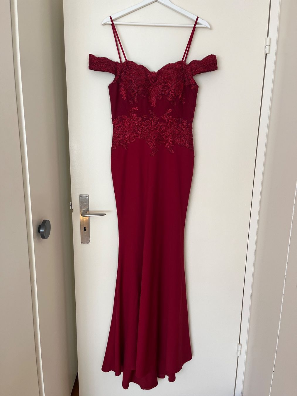 Vestiti: Weinrotes Abendkleid – Usato da Bern venduto da michelle_c98 3