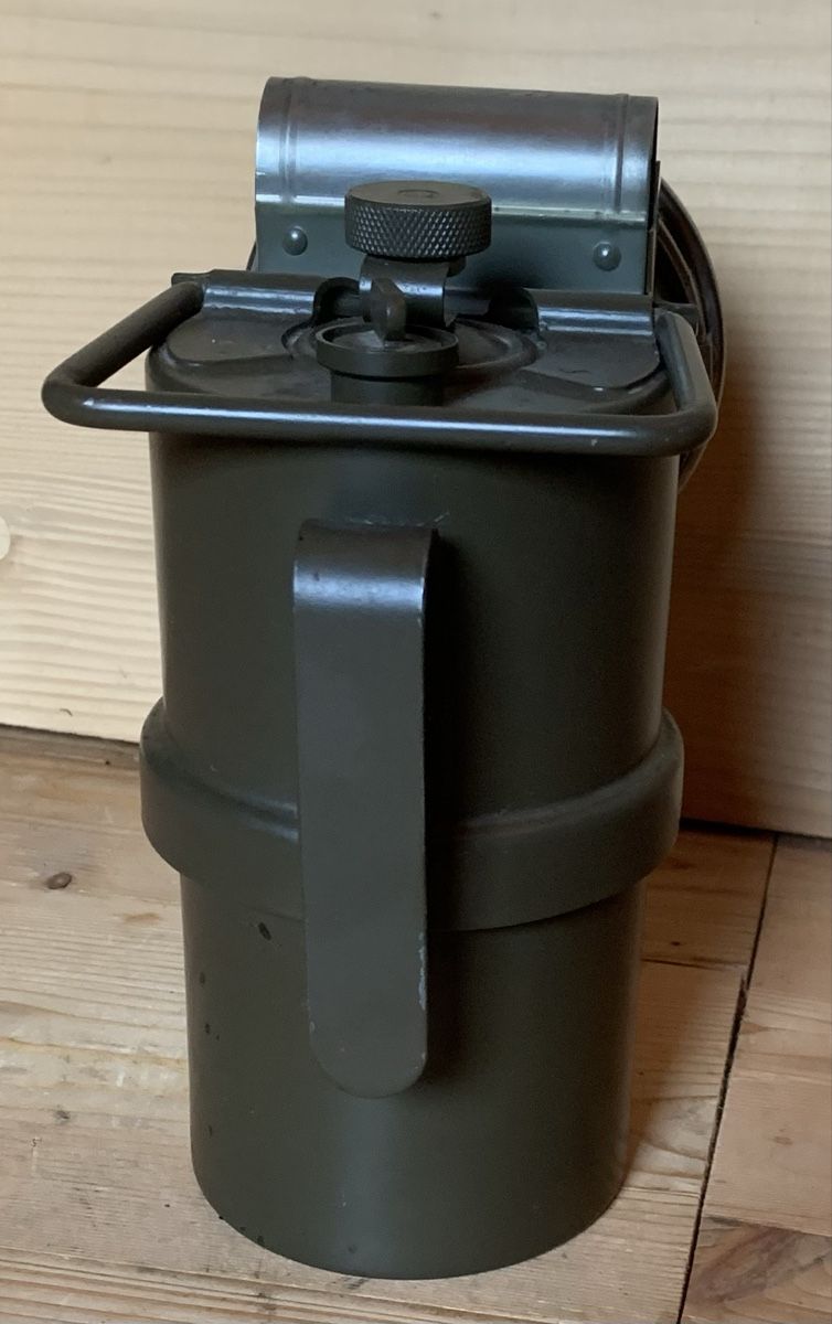 Schweizer Armee Lampade: Karbidlampe der CH Armee – Usato da Goldingen venduto da Bergler012 3