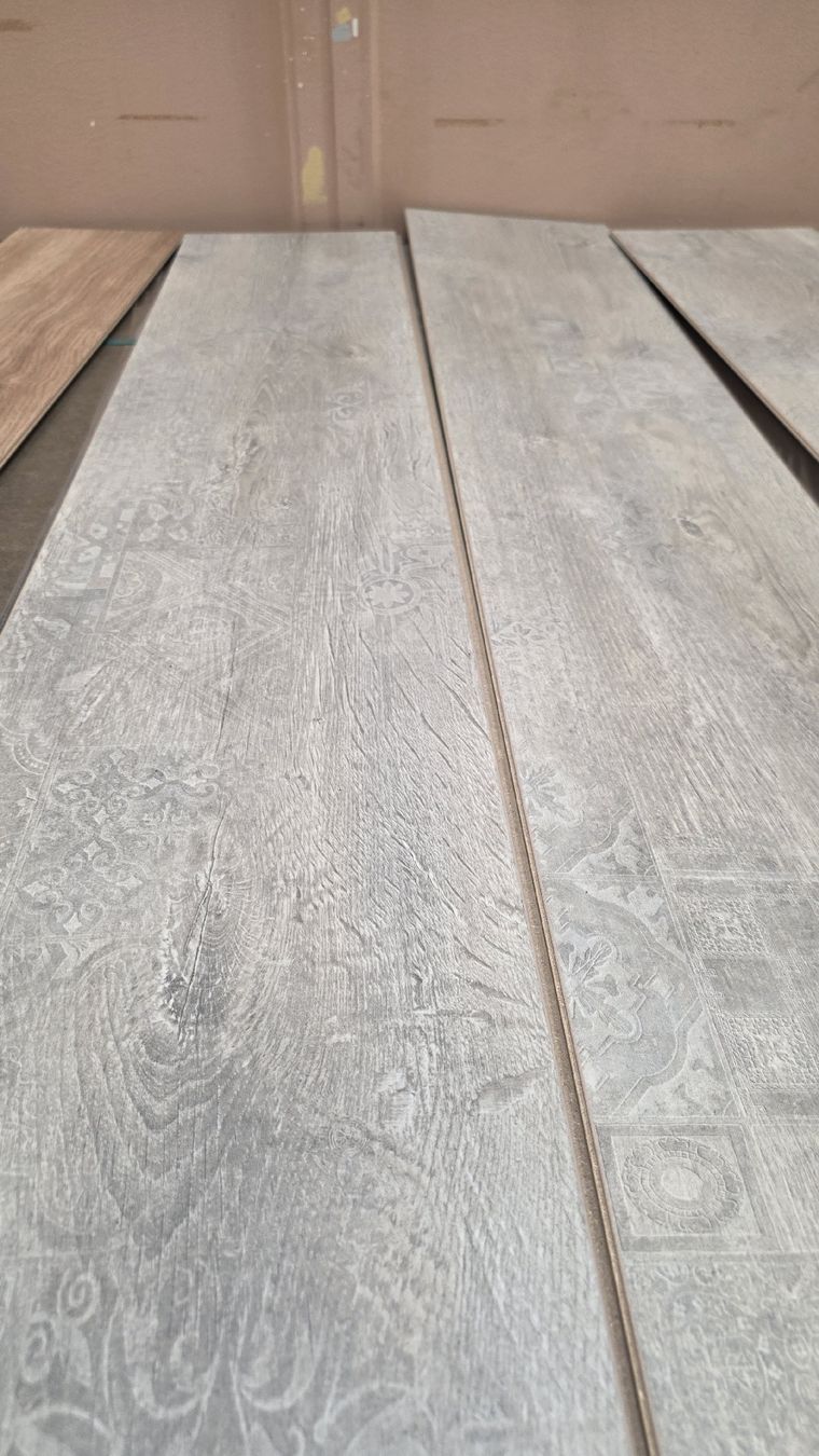 Articoli in legno: Laminat NEW Dekor 8 mm 5G klick – Nuovo e nell'imballaggio originale da Rothrist venduto da swiss-laminat 1