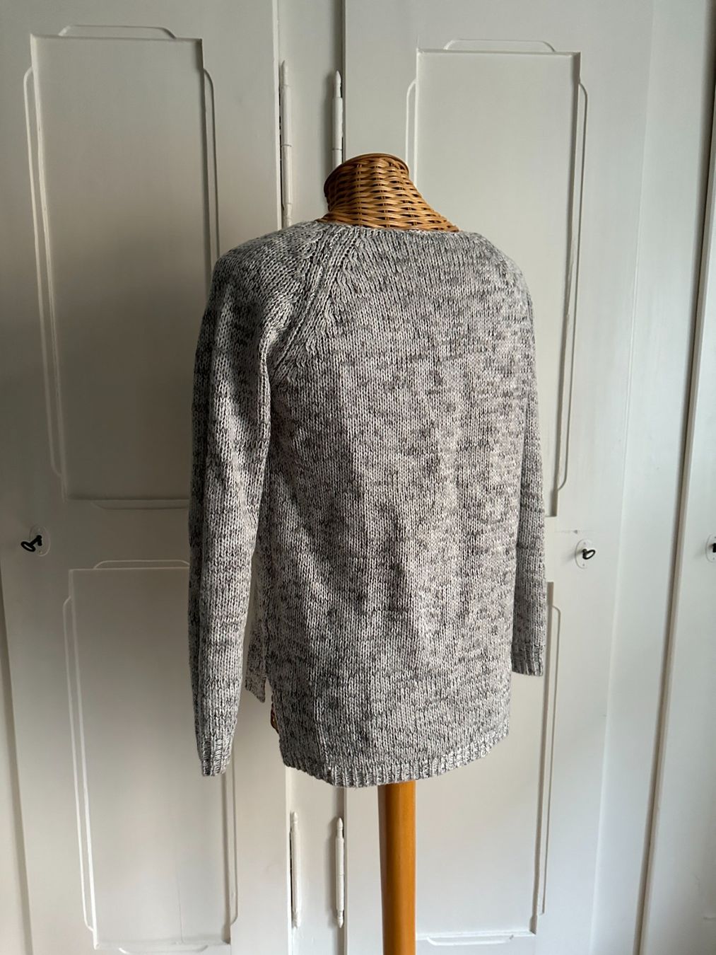 Stradivarius Pullover & Sweatshirts: STRADIVARIUS - Strickpullover hellgrau meliert M – Gebraucht aus Zürich von Diazaio 2