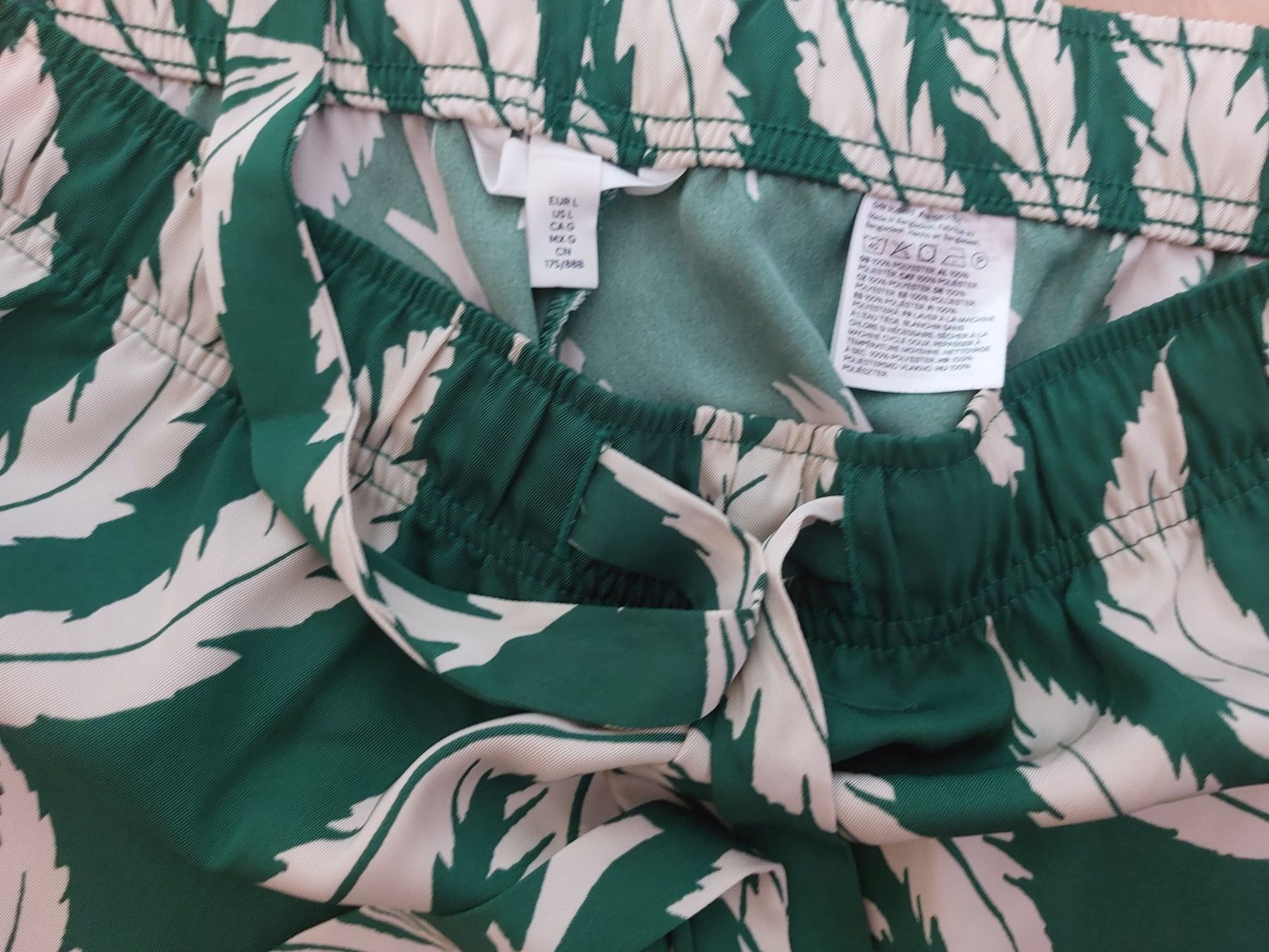 H&M Pantaloni: Sommerhose L – Usato da Luzern venduto da isabelle033 1