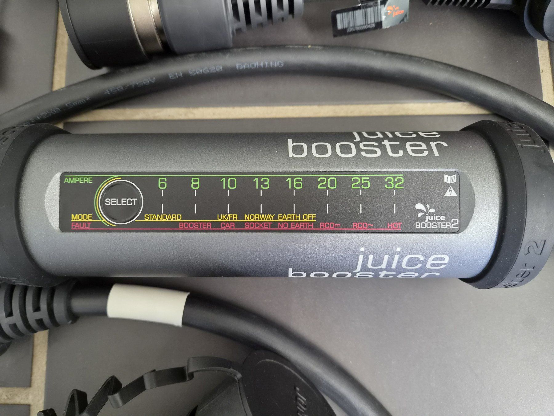 Juice Caricabatterie: Juice Booster 2 Basic Set Schweiz Typ2 – Usato da Ulisbach venduto da mironebraska 1