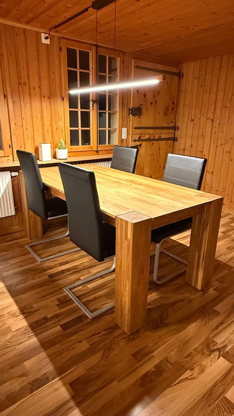 Tables: Esstisch Eiche massiv – D'occasion à Heimiswil par nic_pt62 2