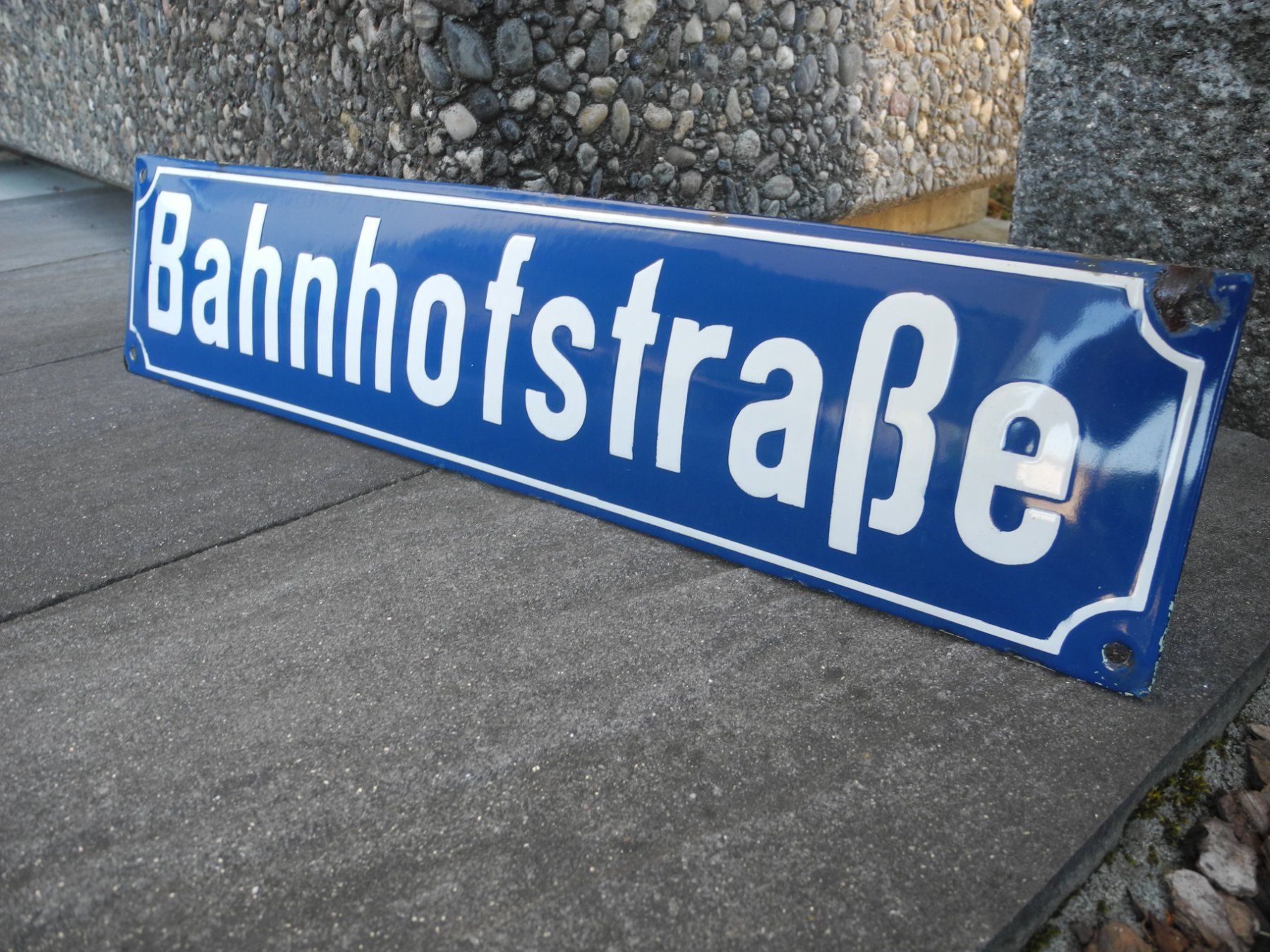 Insegne: BAHNHOFSTRASSE EMAILLESCHILD – Usato da Reinach AG venduto da Huckleberrysix 1