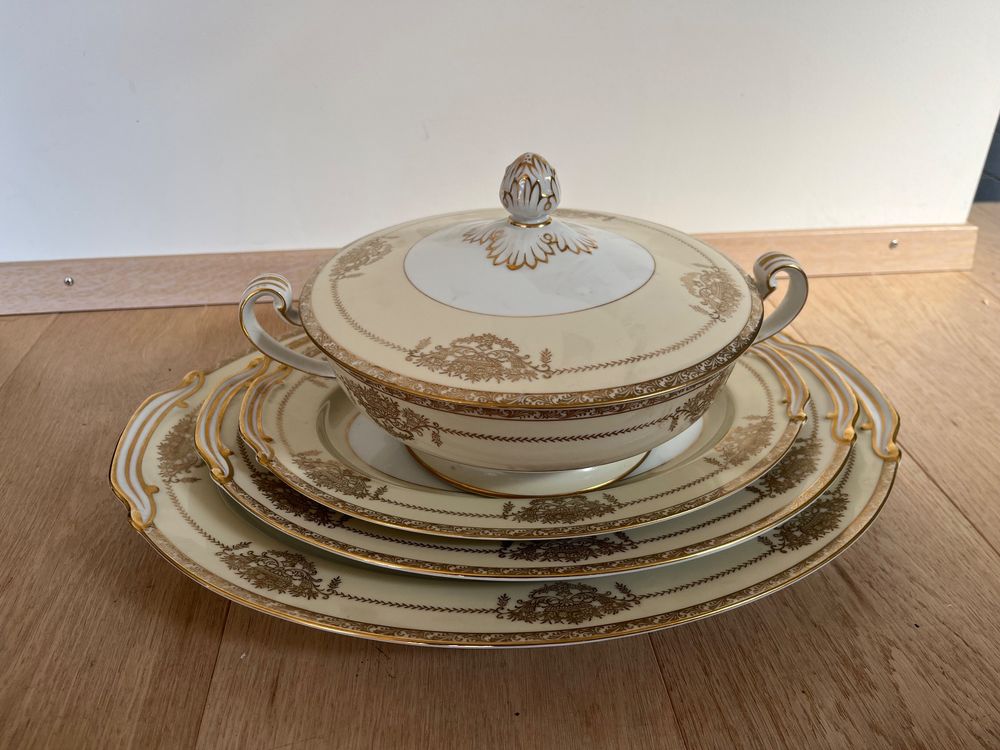 Noritake Bloomington Road Colorful Geschirr-Set 12-teilig - Mehrfarbiges Blumen-Design, Porzellan, Mikrowellen- & Spülmaschinengeeignet