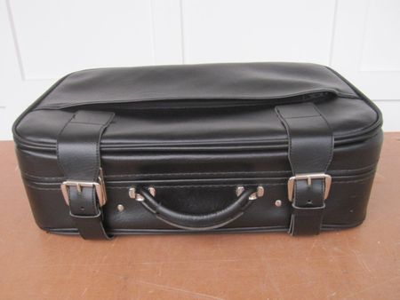 Schwarzer Koffer Reisekoffer, Ferieneeling Vintage Look