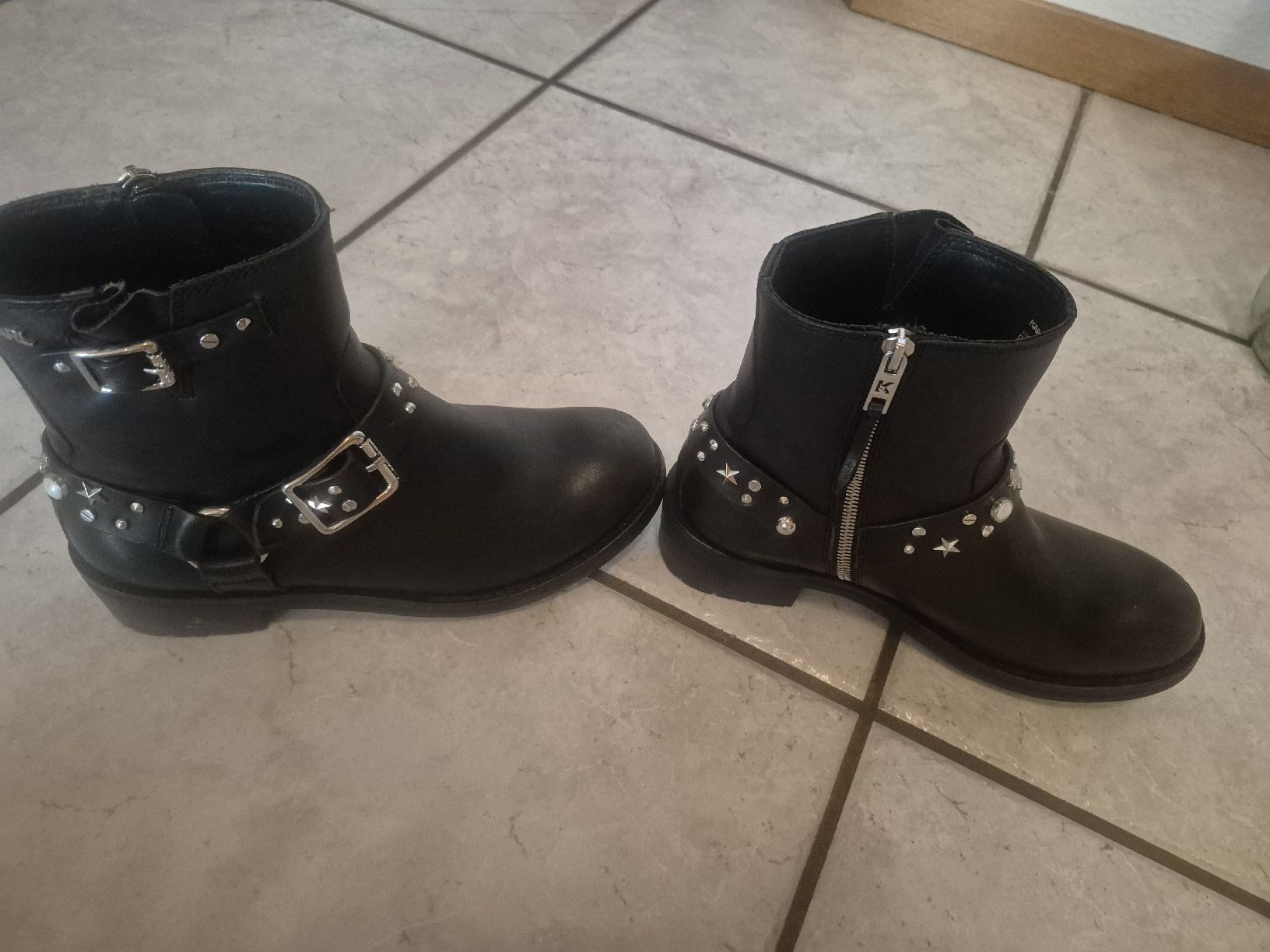 Karl Lagerfeld Scarpe da donna: Bottes Karl Lagerfeld noires taille 39 – Usato da Corgémont venduto da kri_7bvw 1