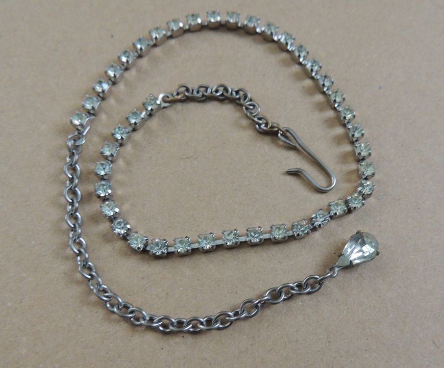 Strass Choker Halskette Silber – Mit CZ-Steinen & Adjustable – Stylischer Schmuck Für Frauen & Mädchen!