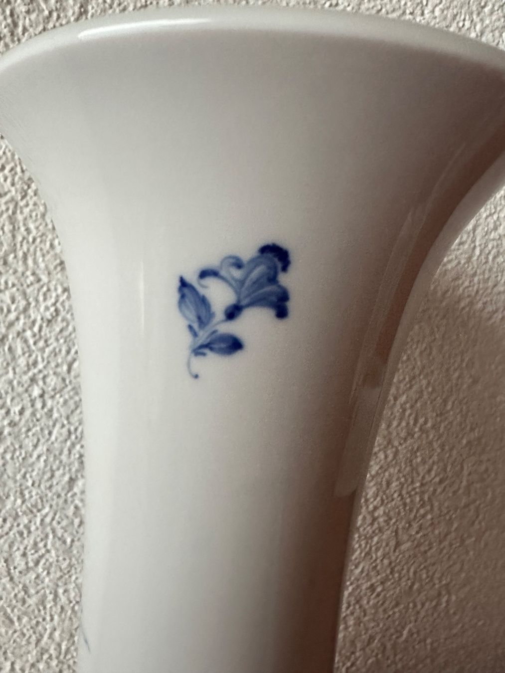 Vasen & Gefässe: Grosse Meissen Vase 26 cm – Gebraucht aus Herbriggen von Sehrazade 4