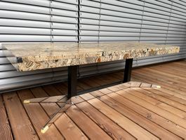 Exklusiver Vintage Tisch mit einzigartiger Naturstein