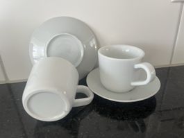 2 Espressotassen mit Unterteller, weiss, neuwertig