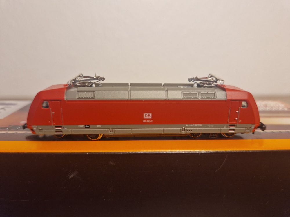Märklin Z 88680 E-Lok BR 101 DB (Gebraucht) in St-Aubin-Sauges für CHF ...