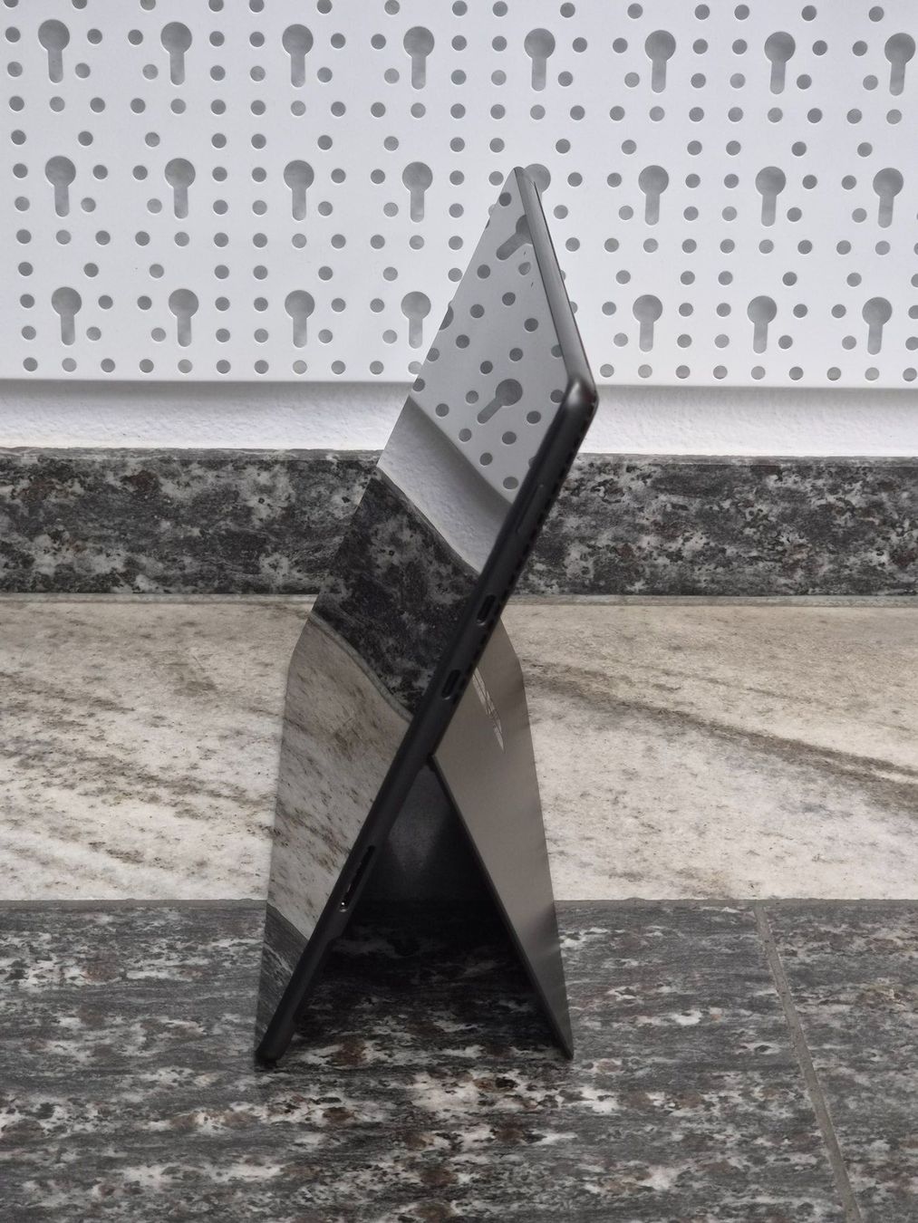 Microsoft Notebooks: Microsoft Surface Pro 8 | i5, 16GB, 156GB – Defekt aus Zürich von Miscellaneous_ 1